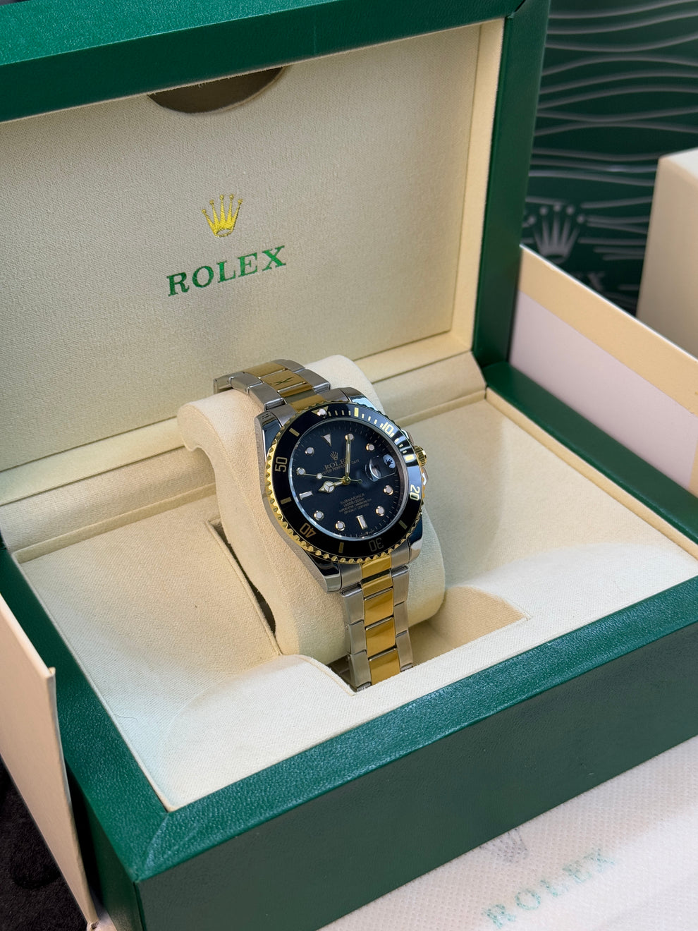 Rolex Submariner Date Steel Black  And Yellow Gold